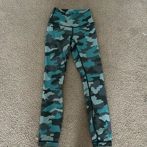 Lululemon size 2 blue green camo high rise leggings 23inch